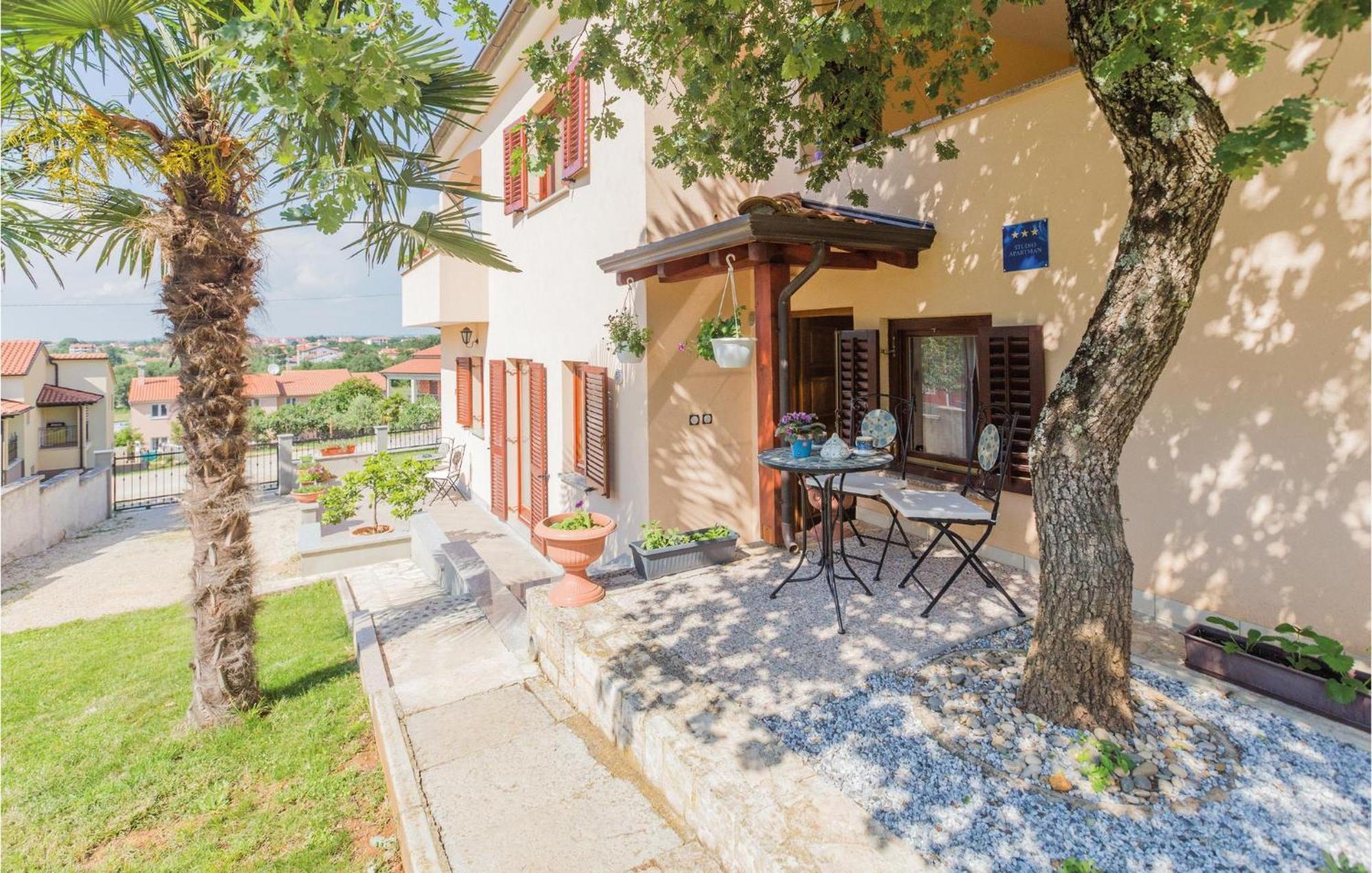 Stunning Apartment In Radmani With Wifi Exteriör bild